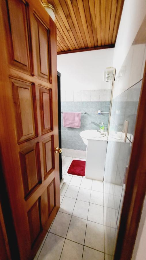 Don Carlos Place Upper Unit アラフエラ エクステリア 写真