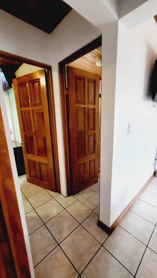 Don Carlos Place Upper Unit アラフエラ エクステリア 写真