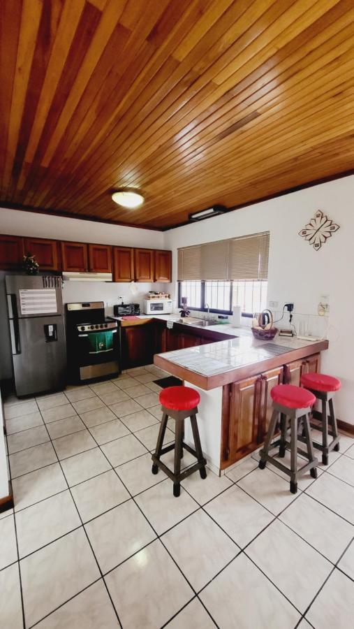 Don Carlos Place Upper Unit アラフエラ エクステリア 写真